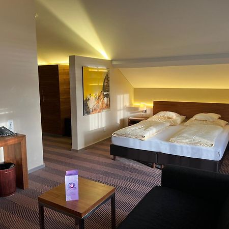 Hotel Gasthof Kroenele Lustenau Buitenkant foto