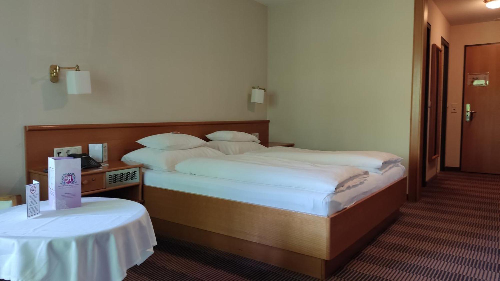 Hotel Gasthof Kroenele Lustenau Buitenkant foto